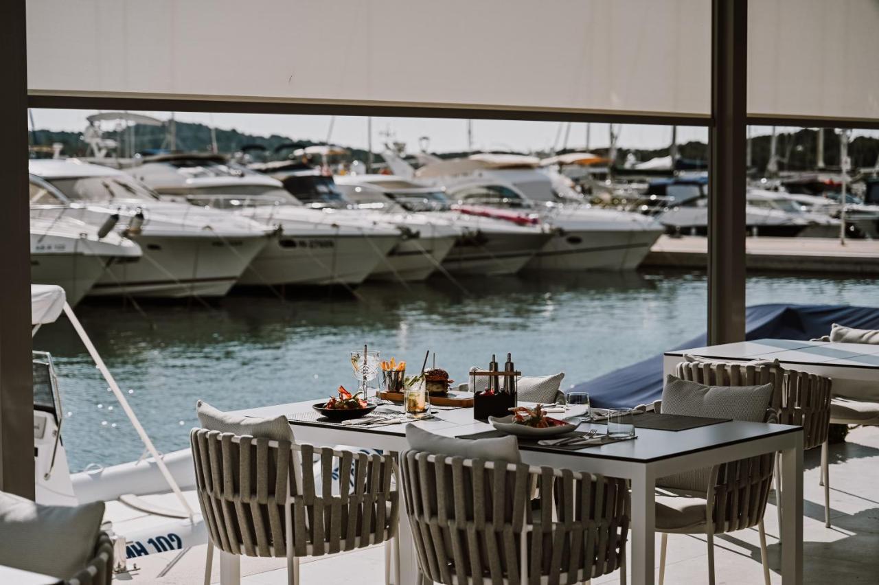 Hotel Stomorin-Marina Hramina Murter Buitenkant foto