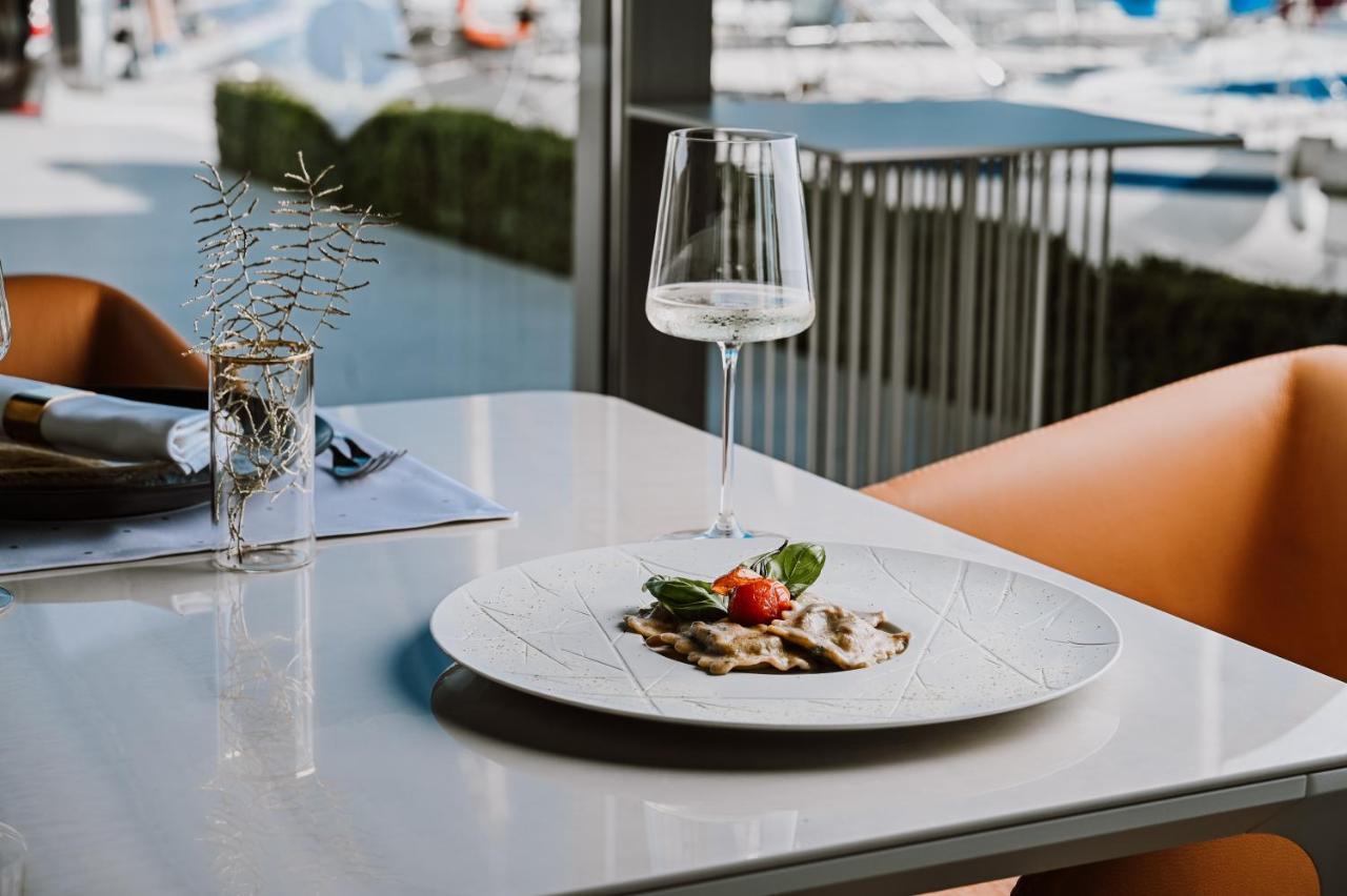 Hotel Stomorin-Marina Hramina Murter Buitenkant foto